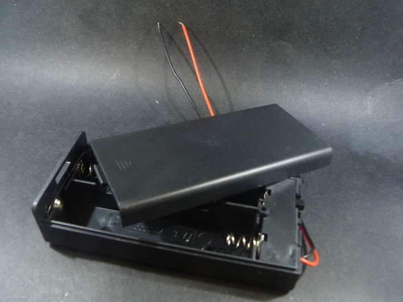 18650 (etc) 2 Cell Series Lithium Ion Holder with Lid and Switch