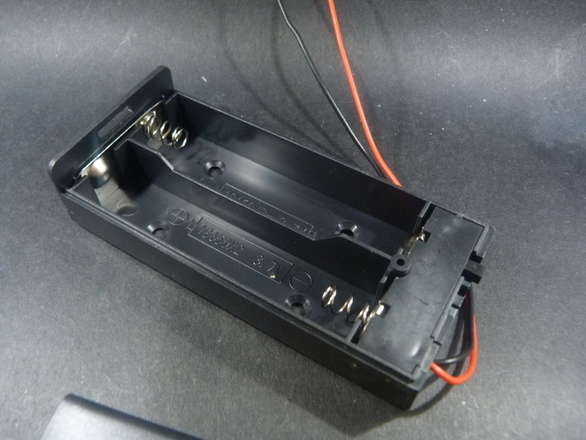 18650 (etc) 2 Cell Series Lithium Ion Holder with Lid and Switch