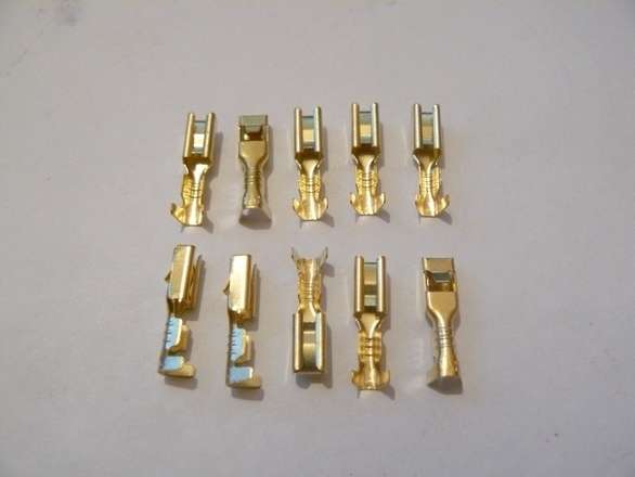 (10 of) 3mm Female Spade Crimp Connector
