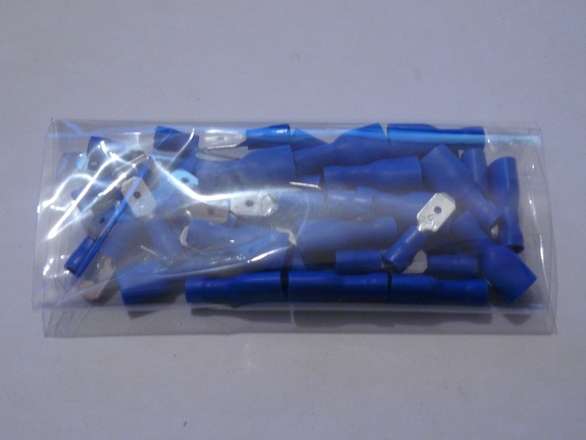 25 Pairs of Blue Spade Crimp Connectors (shrouded)