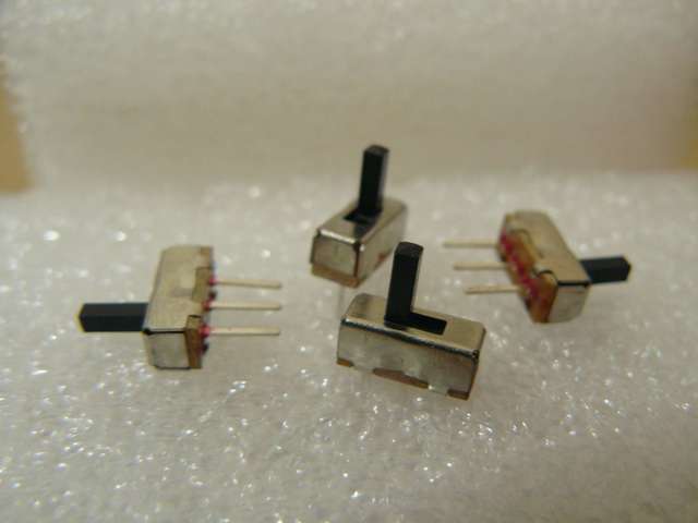 (4 of) Mini THT Toggle Slide Switch 9x4x8mm