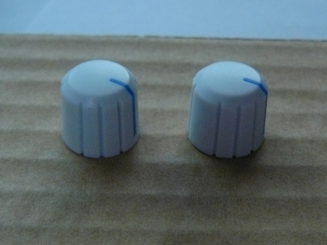 (2 of) White with Blue Potentiometer Knob - 15mm
