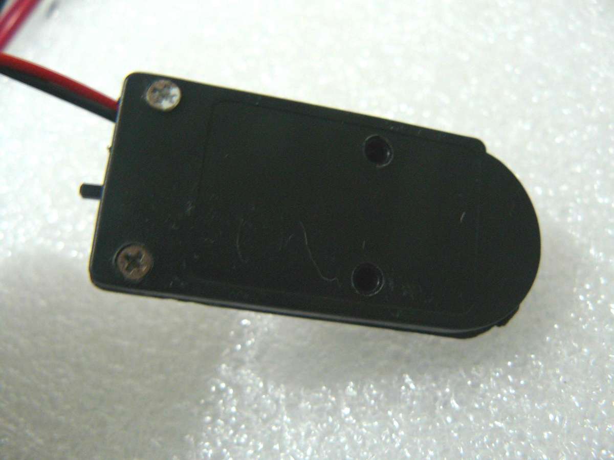 Dual CR2032 (etc) Button Cell Holder Line, Switched, Series, Flat