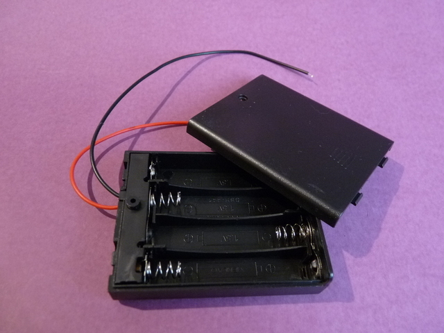 AAA Battery 4 Cell 4xAAA Series Holder with Lid, Screw and Switch