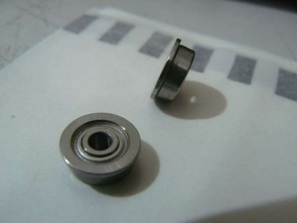 (2 of) F623ZZ 3mm (inside) flanged roller bearing (3mm ID, 10mm OD, 4mm Thick)
