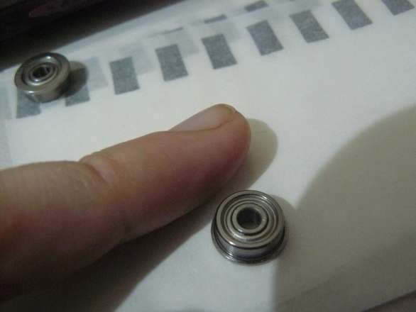 (2 of) F623ZZ 3mm (inside) flanged roller bearing (3mm ID, 10mm OD, 4mm Thick)