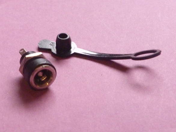 Slim DC Power Socket 5.5/2.5mm Panel Mount with Rubber Cap