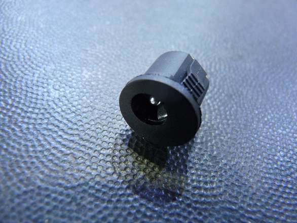 DC Power Socket 5.5/2.1mm Panel Mount Switched Push Fit