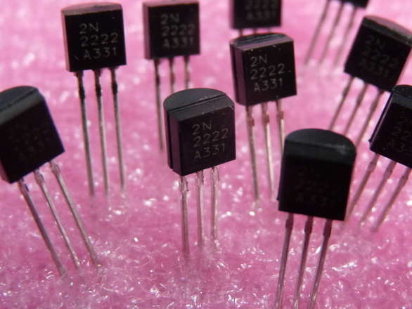 (10 of) 2N2222 NPN  or 2N2907 PNP Transistor, Through Hole