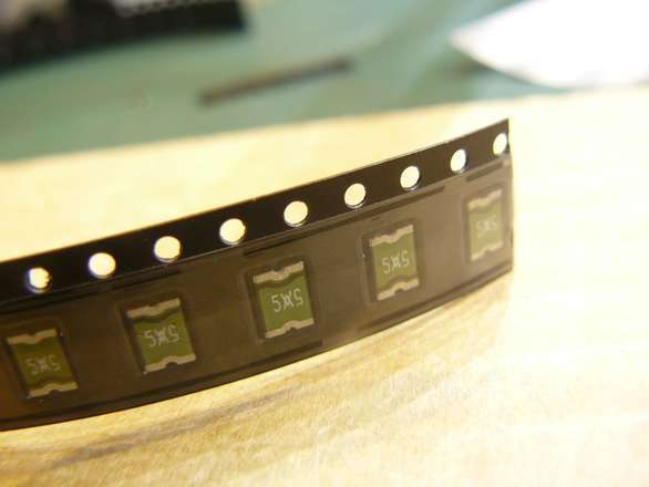 (5 of) Surface Mount 500mA Polyfuse (Self Reset Fuse)