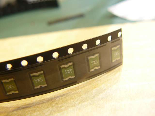 (5 of) Surface Mount 500mA Polyfuse (Self Reset Fuse)