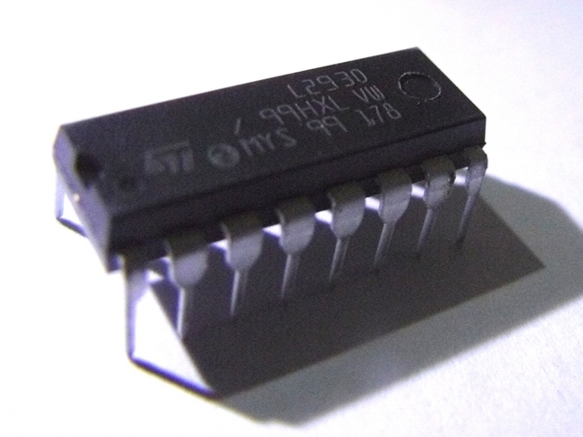 L293D Quad Half-H Bridge Motor Driver IC