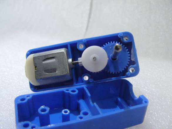 Biaxial (90 Degree Axle) DC Motor 1.5 to 6v with Gearbox