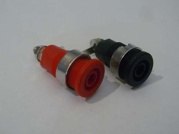 Pair of 4mm Banana Safety Sockets - Threaded Post / Solder Tail Termination