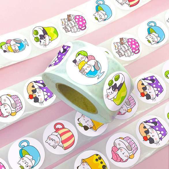 Roll of 500 Stickers (8 Designs) - Cute Cats