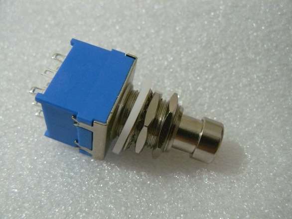 3PDT Latching Foot / Stomp / Pedal Switch (A-B, times 3)