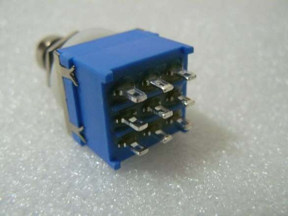 3PDT Latching Foot / Stomp / Pedal Switch (A-B, times 3)