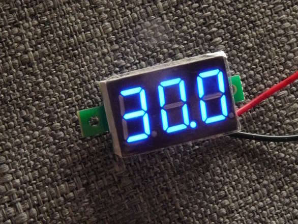Voltmeter 3-30V, 1 Decimal Place, Blue