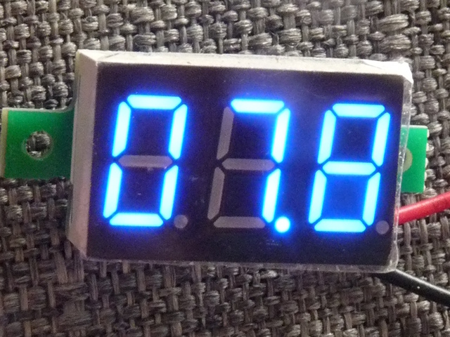 Voltmeter 3-30V, 1 Decimal Place, Blue