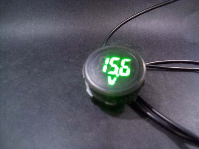 Voltmeter 4-100V, Green, Waterproof, 30mm Hole Round Panel Mount