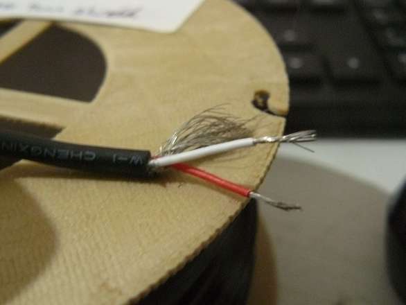 Twin Core Shielded Wire 24AWG Per 50cm (eg 3.5mm Audio / Headphone Wire)