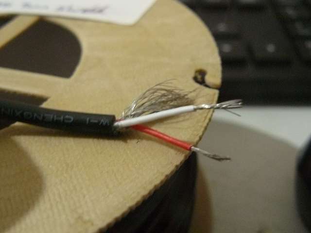 Twin Core Shielded Wire 24AWG Per 50cm (eg 3.5mm Audio / Headphone Wire)